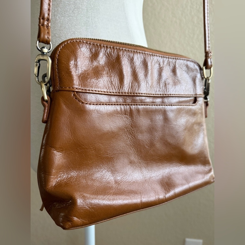 HOBO Genuine Leather shoulder/wristlet Bag Cognac Brown - Picture 2 of 8